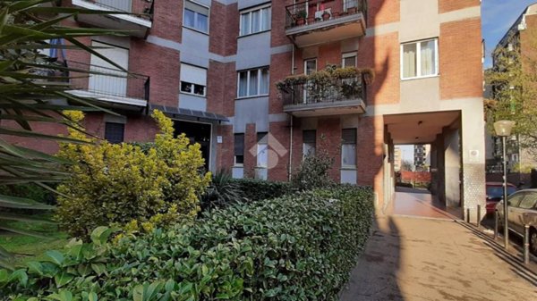 appartamento in vendita a Cinisello Balsamo in zona Crocetta