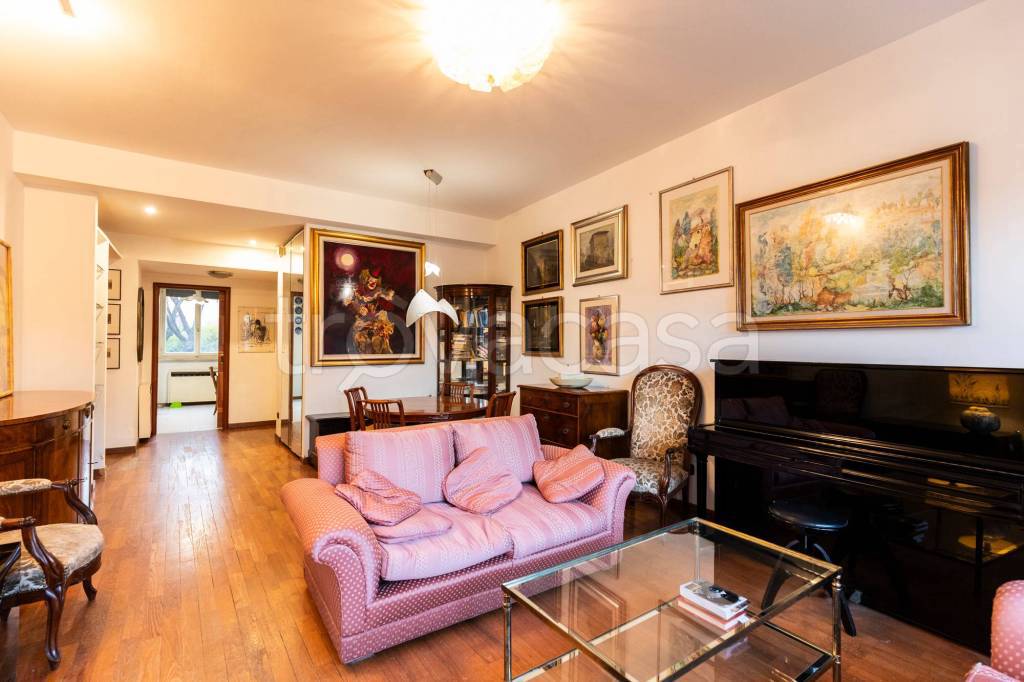 appartamento in vendita a Cinisello Balsamo in zona Campo dei Fiori