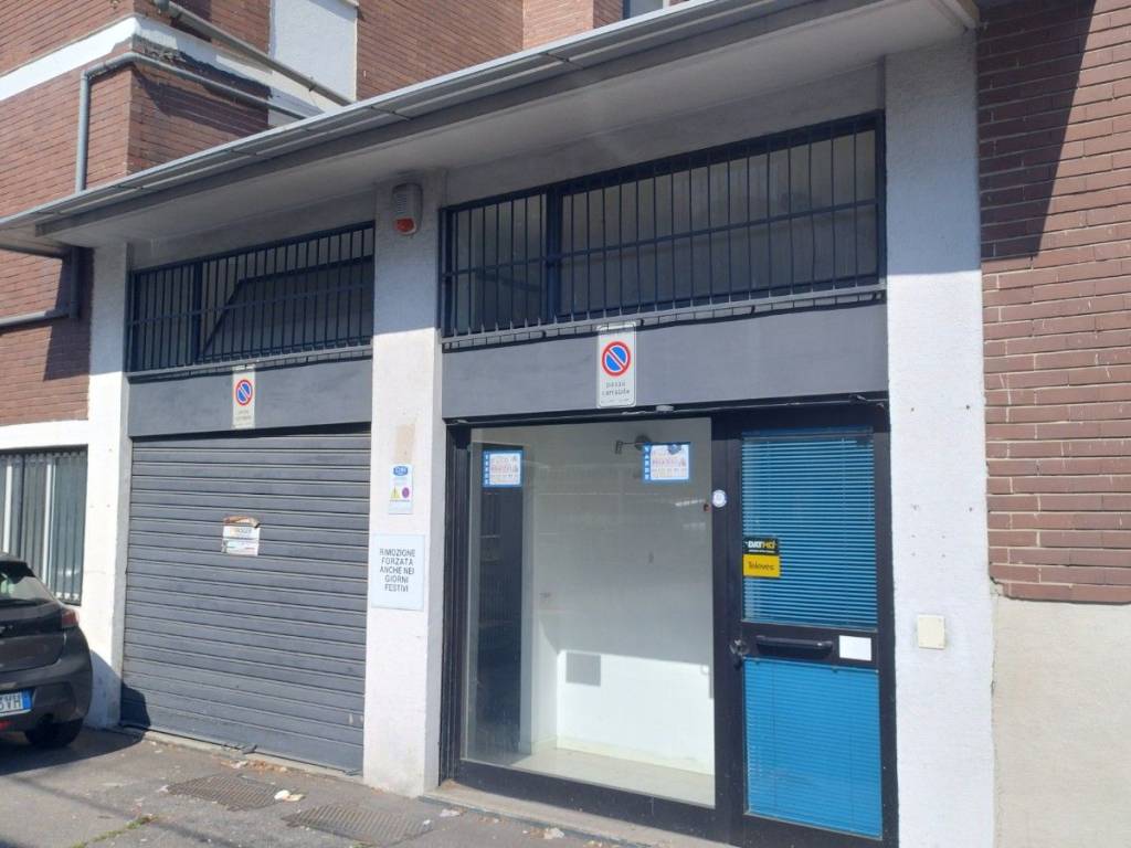 negozio in vendita a Cinisello Balsamo in zona Robecco