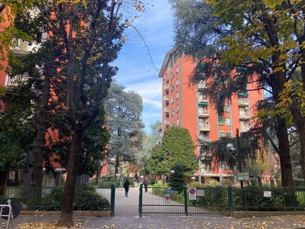 appartamento in vendita a Cinisello Balsamo in zona Campo dei Fiori