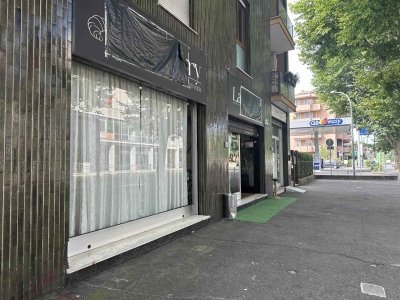 negozio in vendita a Cinisello Balsamo