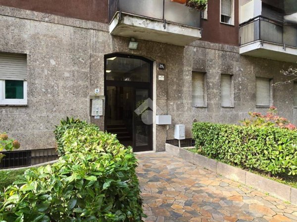 appartamento in vendita a Cinisello Balsamo in zona Robecco