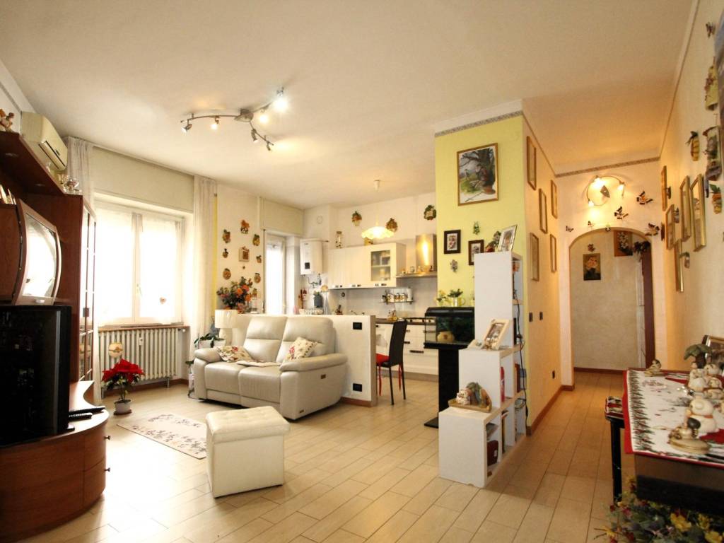 appartamento in vendita a Cinisello Balsamo in zona Robecco