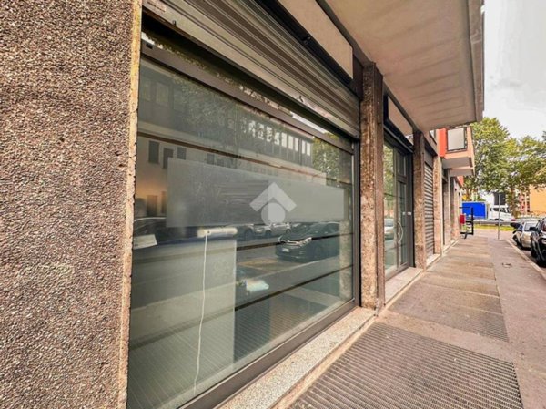 negozio in vendita a Cinisello Balsamo