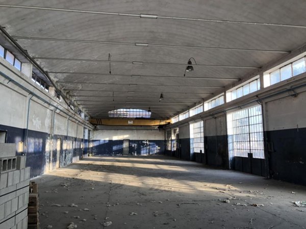 locale di sgombero in vendita a Cinisello Balsamo