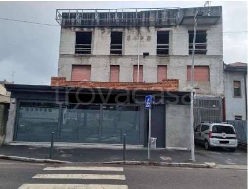 locale commerciale in vendita a Cinisello Balsamo