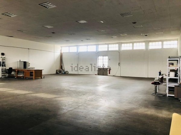 locale di sgombero in vendita a Cinisello Balsamo