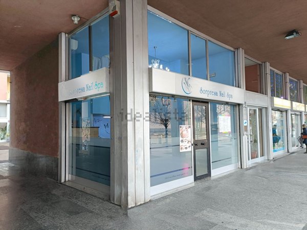 locale commerciale in vendita a Cinisello Balsamo