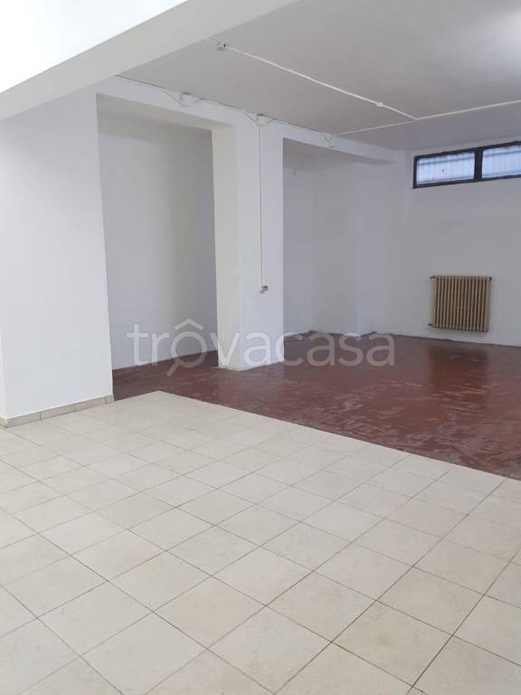 locale commerciale in vendita a Cinisello Balsamo