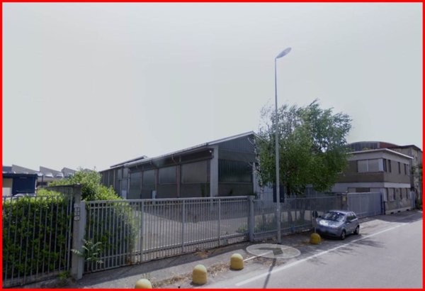 locale commerciale in vendita a Cinisello Balsamo