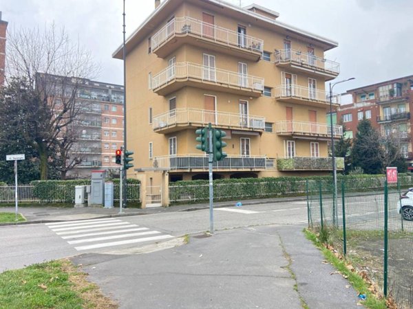 appartamento in vendita a Cinisello Balsamo in zona Robecco