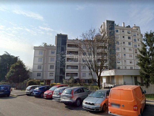 appartamento in vendita a Cinisello Balsamo in zona Campo dei Fiori