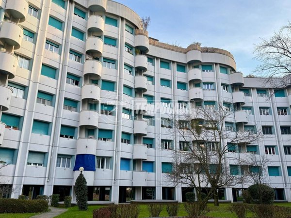 appartamento in vendita a Cinisello Balsamo in zona Campo dei Fiori