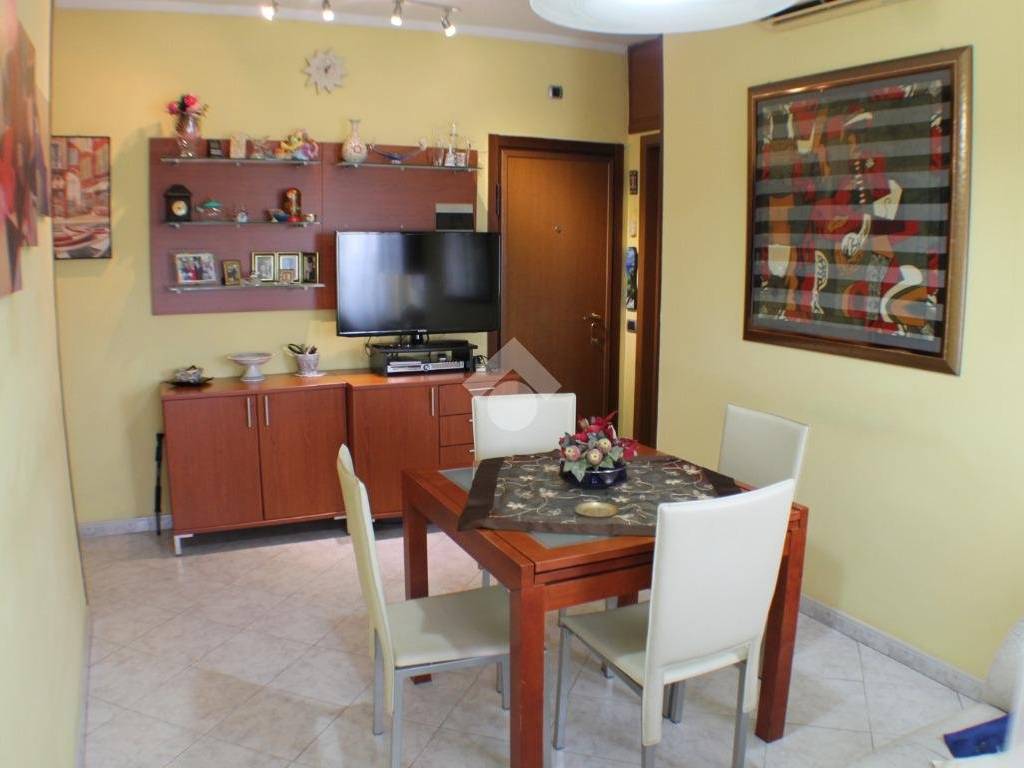 appartamento in vendita a Cinisello Balsamo in zona Robecco