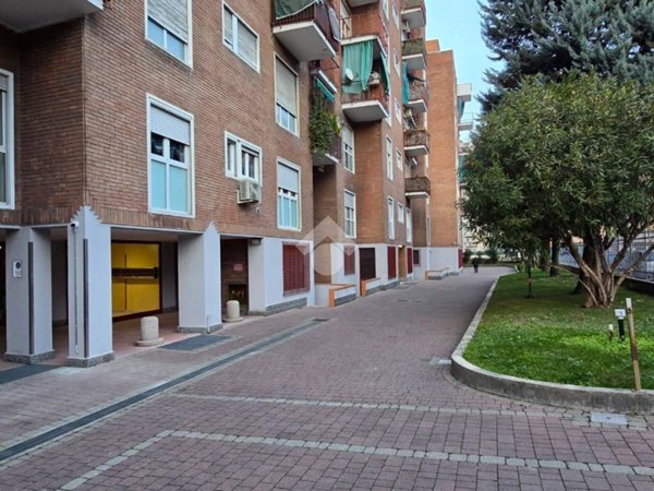 appartamento in vendita a Cinisello Balsamo in zona Robecco