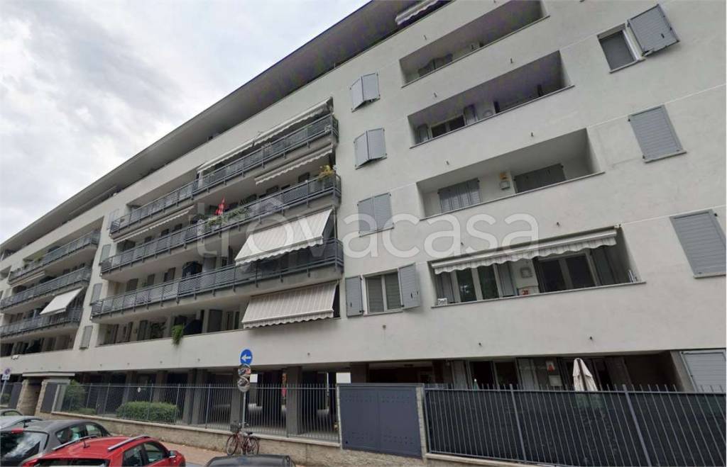 appartamento in vendita a Cinisello Balsamo in zona Robecco