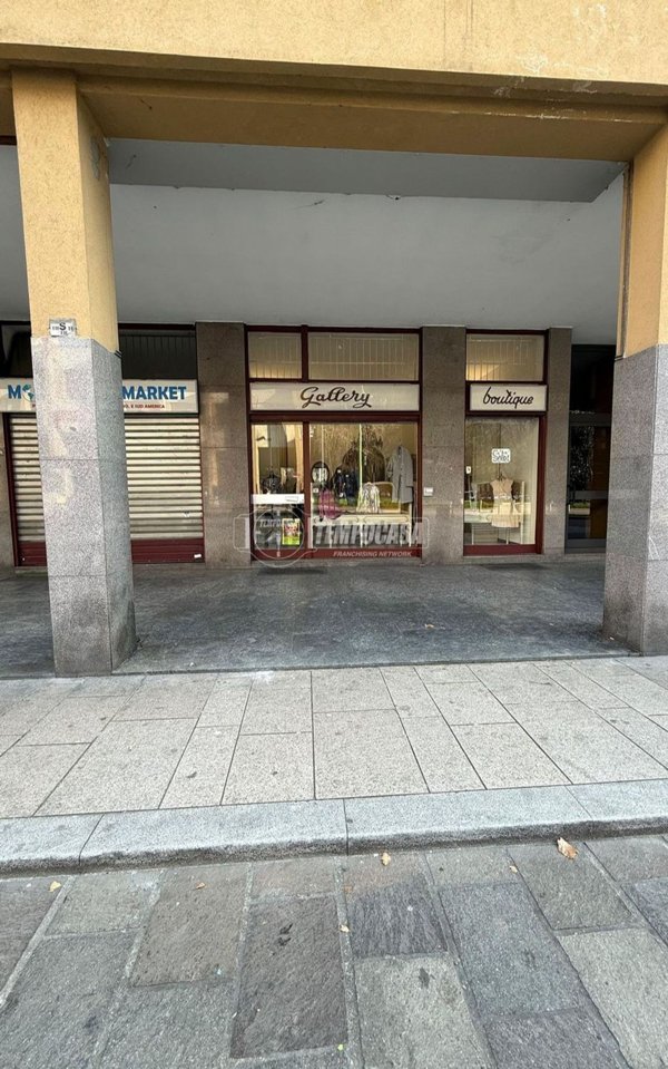 negozio in vendita a Cinisello Balsamo