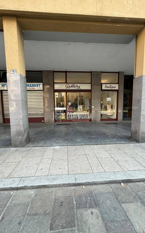 negozio in vendita a Cinisello Balsamo
