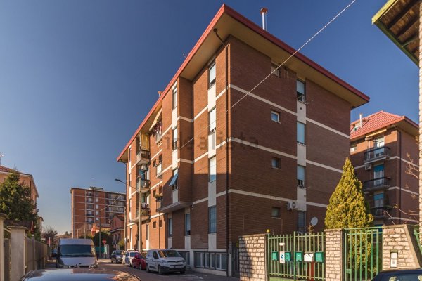 appartamento in vendita a Cinisello Balsamo in zona Robecco