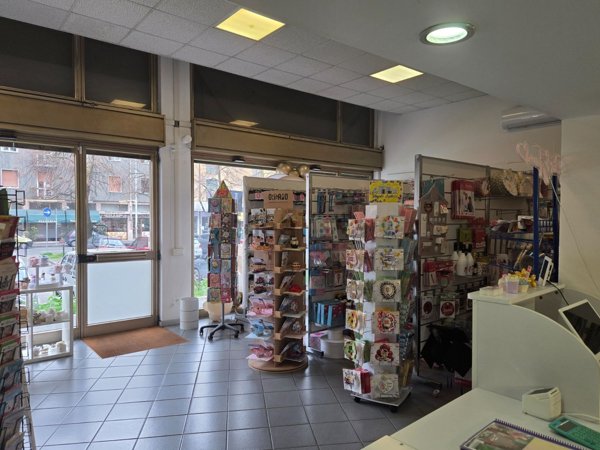 negozio in vendita a Cinisello Balsamo