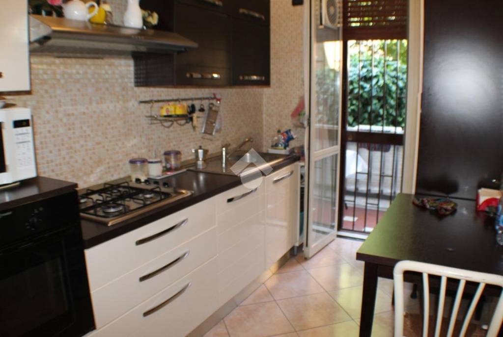 appartamento in vendita a Cinisello Balsamo in zona Crocetta