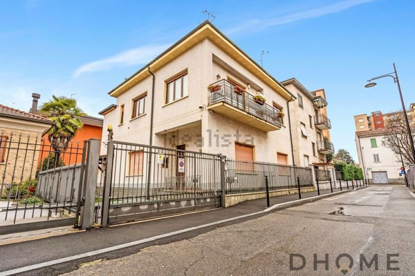 casa indipendente in vendita a Cinisello Balsamo