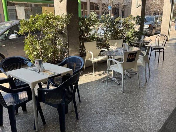 negozio in vendita a Cinisello Balsamo in zona Robecco