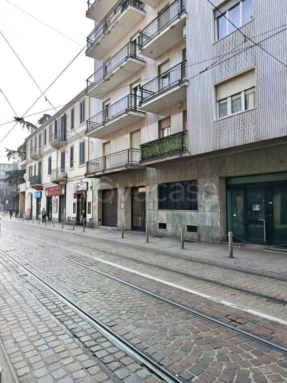 negozio in vendita a Cinisello Balsamo