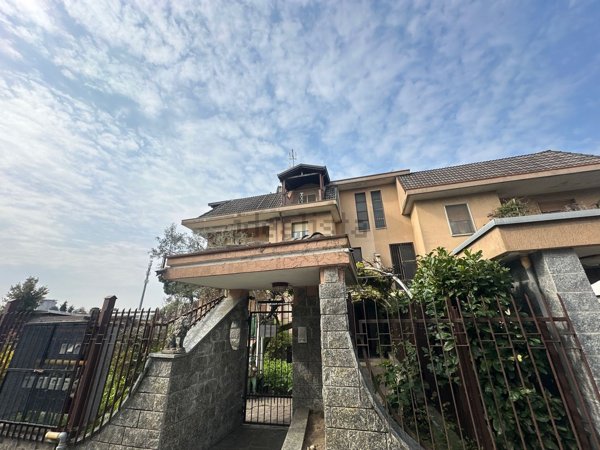 casa indipendente in vendita a Cinisello Balsamo