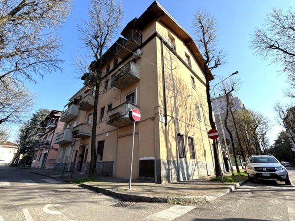 appartamento in vendita a Cinisello Balsamo in zona Robecco