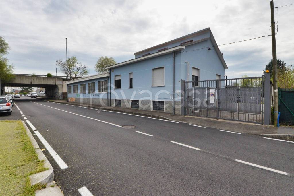 appartamento in vendita a Cinisello Balsamo in zona Campo dei Fiori