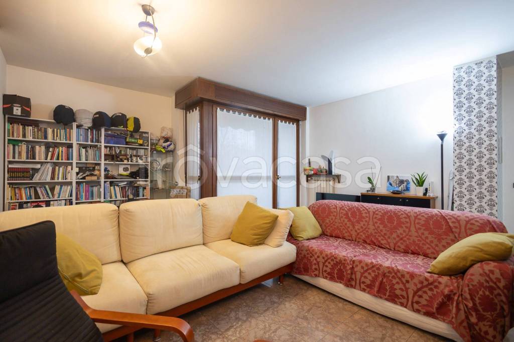 appartamento in vendita a Cinisello Balsamo in zona Campo dei Fiori