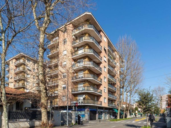 negozio in vendita a Cinisello Balsamo