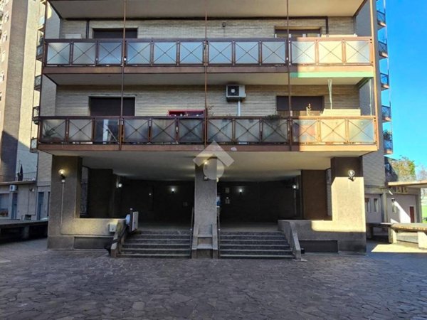 appartamento in vendita a Cinisello Balsamo in zona Robecco