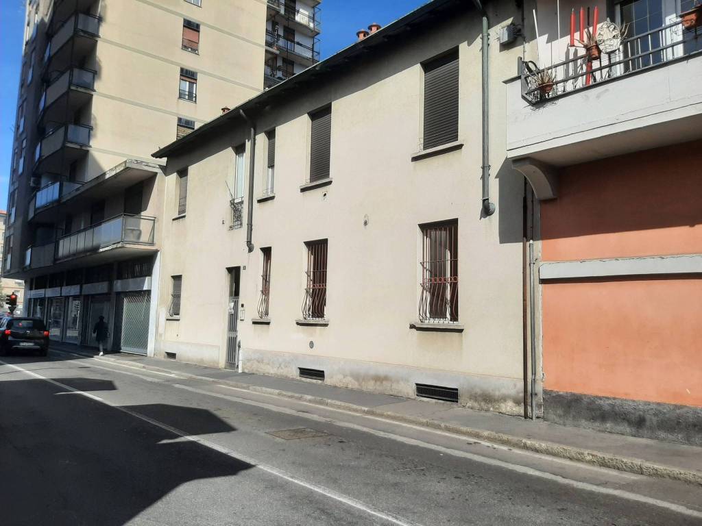 appartamento in vendita a Cinisello Balsamo in zona Robecco