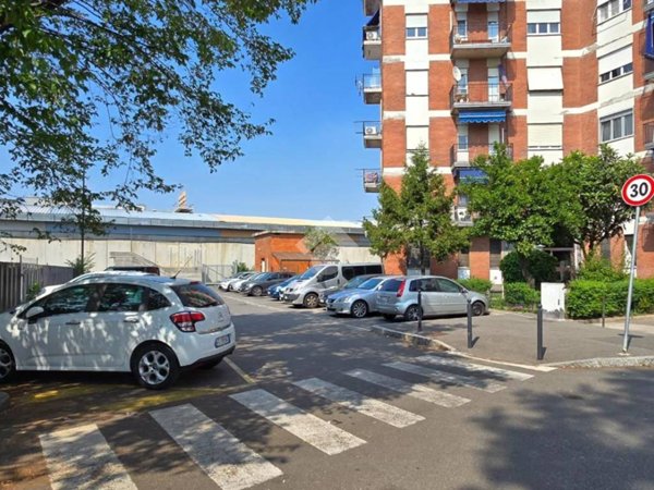 appartamento in vendita a Cinisello Balsamo in zona Robecco