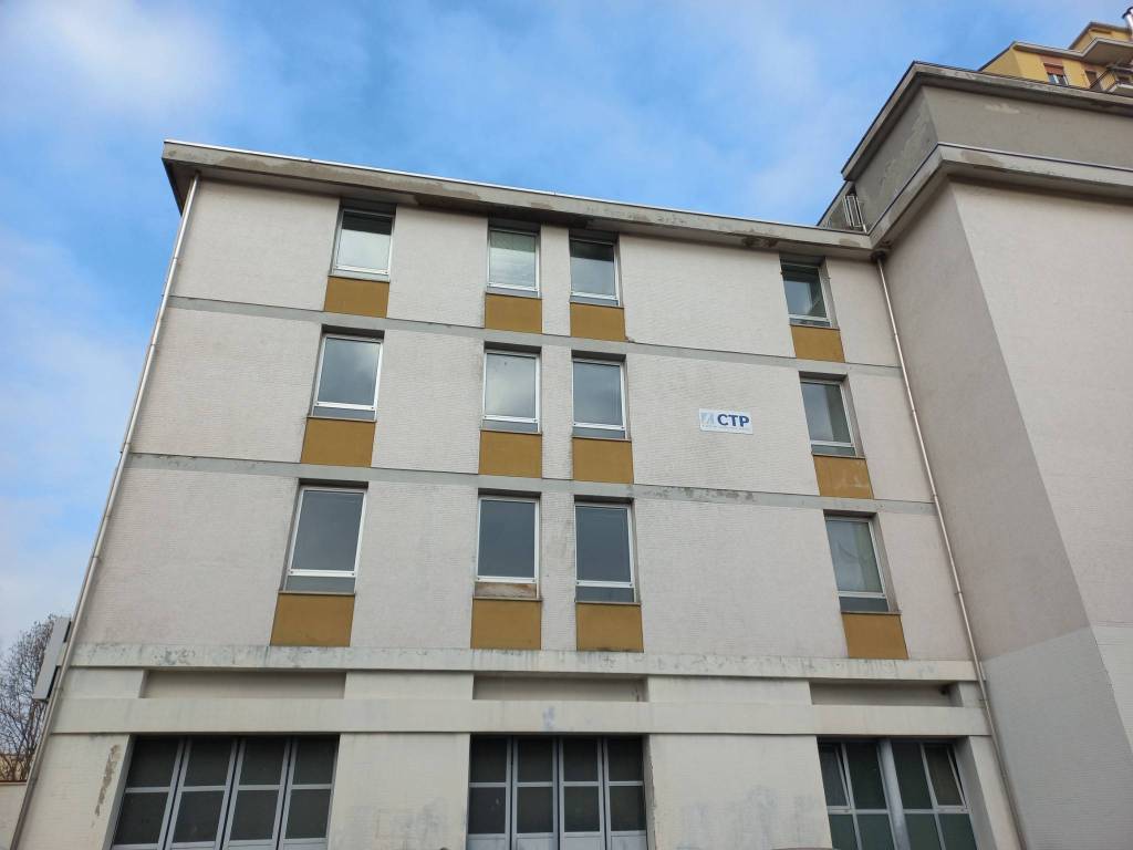 ufficio in vendita a Cinisello Balsamo in zona Robecco