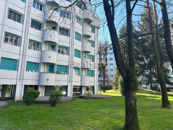appartamento in vendita a Cinisello Balsamo in zona Campo dei Fiori