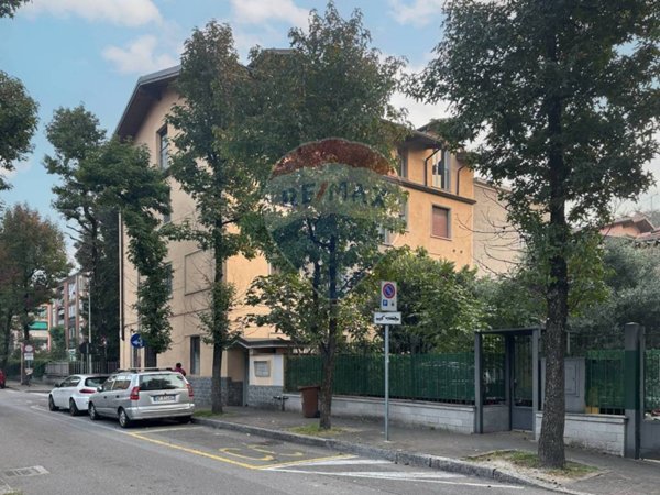 appartamento in vendita a Cinisello Balsamo in zona Robecco