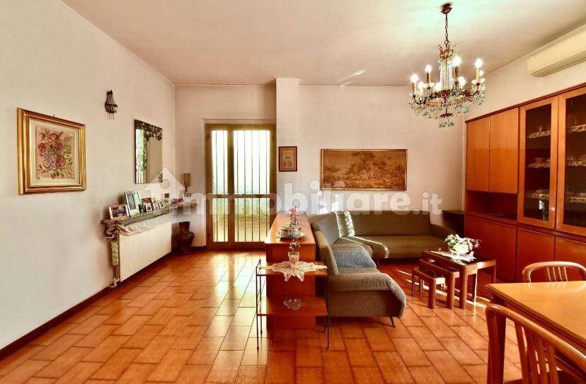 appartamento in vendita a Cinisello Balsamo in zona Robecco