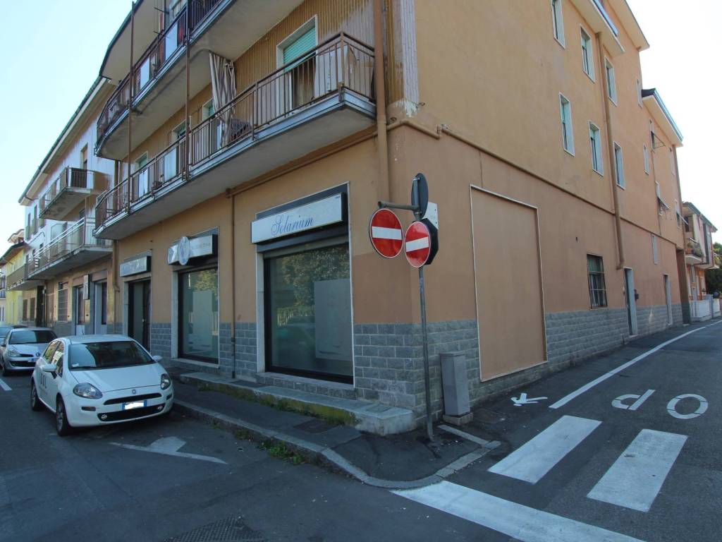 negozio in vendita a Cinisello Balsamo