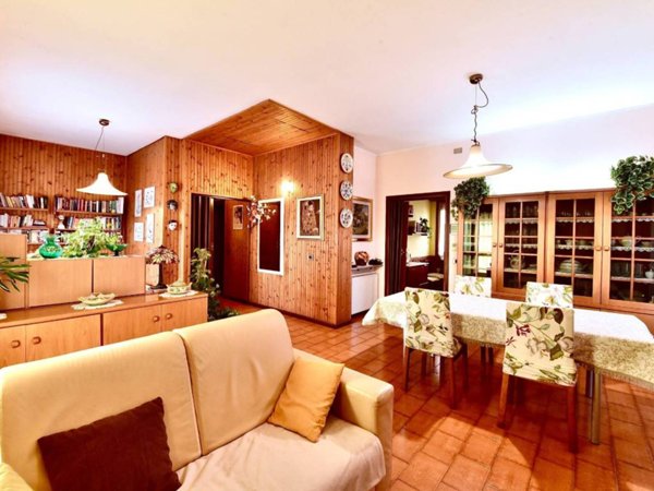 casa indipendente in vendita a Cinisello Balsamo in zona Robecco