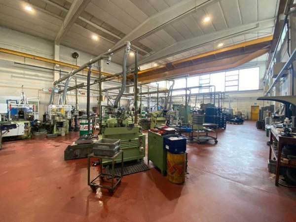 locale commerciale in vendita a Cinisello Balsamo in zona Robecco