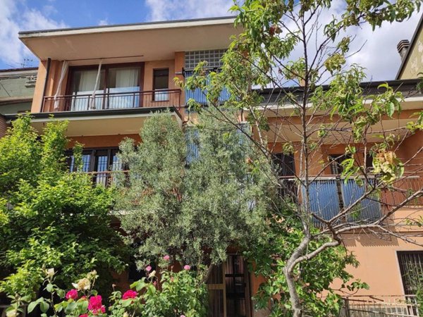 casa indipendente in vendita a Cinisello Balsamo in zona Campo dei Fiori