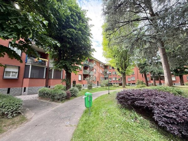 appartamento in vendita a Cinisello Balsamo in zona Campo dei Fiori