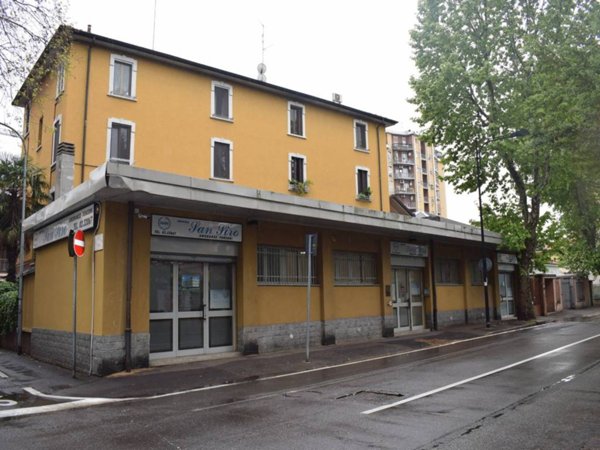 negozio in vendita a Cinisello Balsamo
