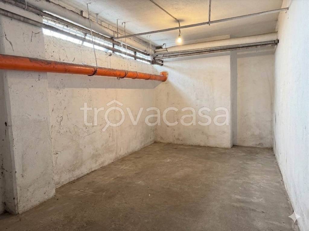 locale commerciale in vendita a Cinisello Balsamo