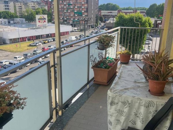 appartamento in vendita a Cinisello Balsamo in zona Robecco