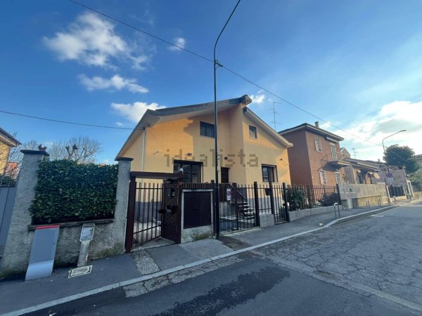 casa indipendente in vendita a Cinisello Balsamo