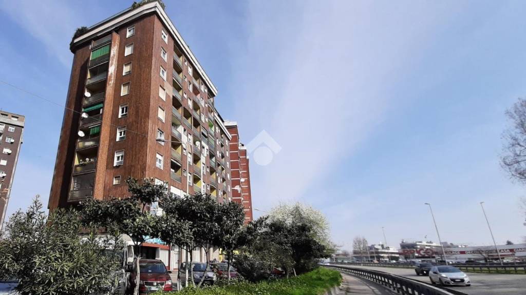 appartamento in vendita a Cinisello Balsamo in zona Crocetta
